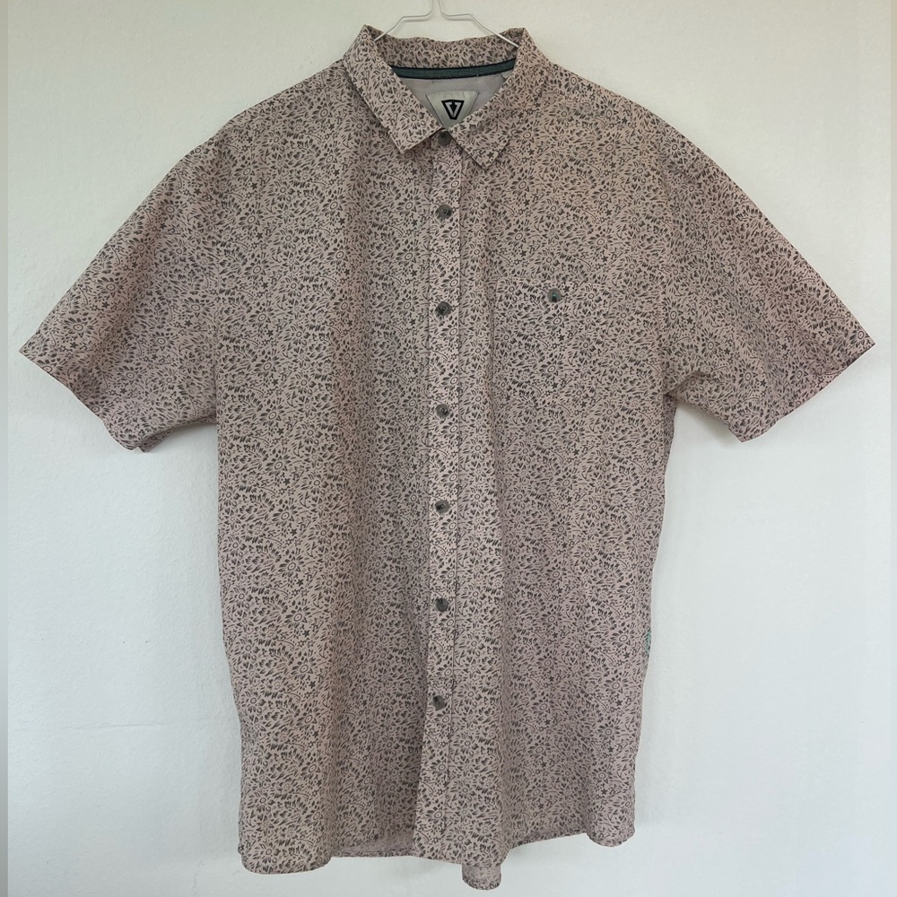 VISSLA Light Pink and Grey Floral Casual Button-Down Shirt